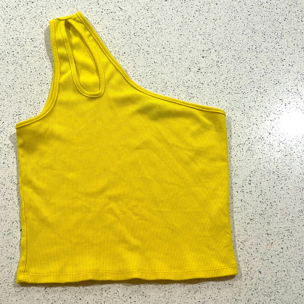 One shoulder croptop